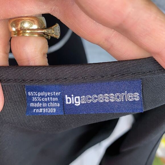 Big accessories cosmetologist apron w/front pockets black w/silver studs - Picture 9 of 9